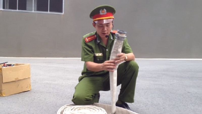 Cách cuộn vòi chữa cháy đơn giản nhất