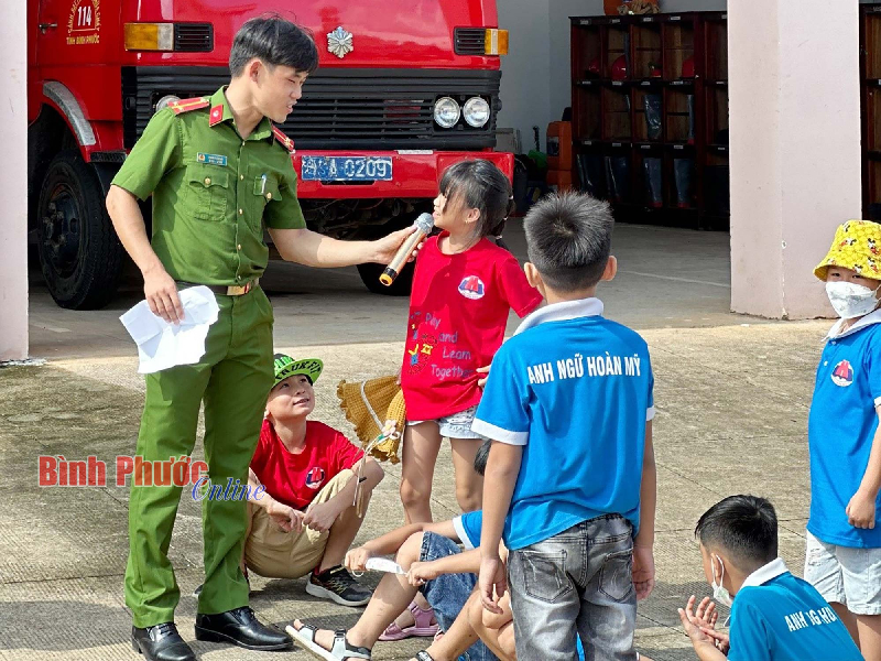Bình Phước: Một ngày làm lính cứu hỏa